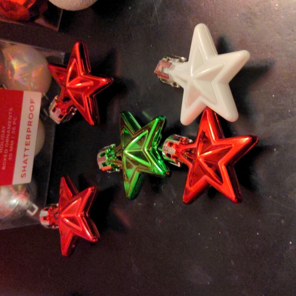 Mix of small red and white ornaments, open box but not used - Picture 2 of 4